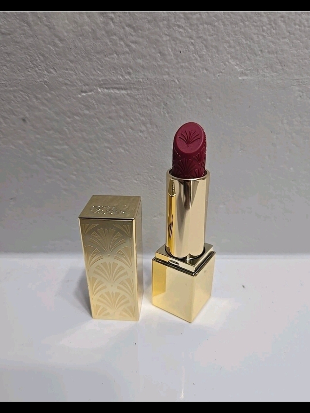 NEW Estee Lauder Limited Edition Lipstick Red Velvet Full Size